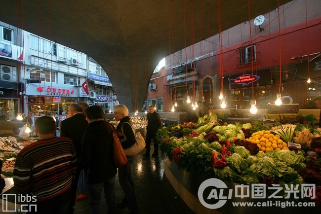 土耳其贝西克塔斯鱼市照明